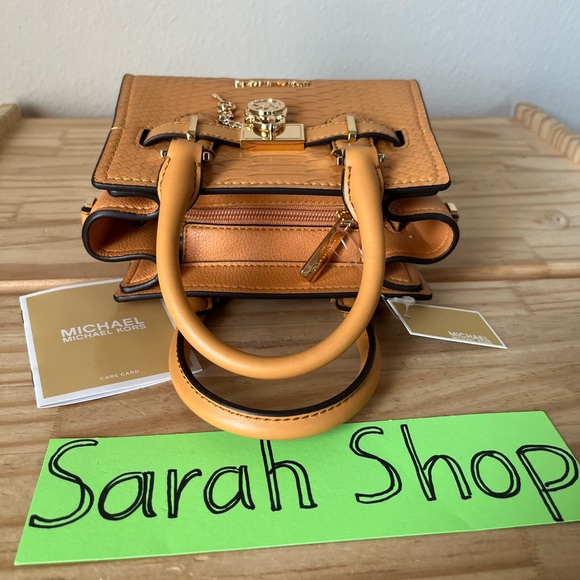 🌼Michael Kors Purse - Picture 5 of 14